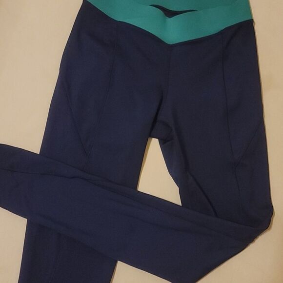 COPY - Ivy Park mid rise, crisscross front leggings size small - Picture 3 of 8